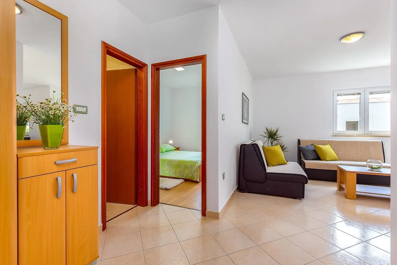 Apartments Nada Rovinj 0*,